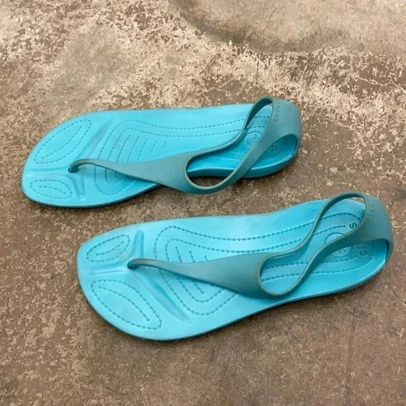 Crocs  thongs - Picture 1 of 5